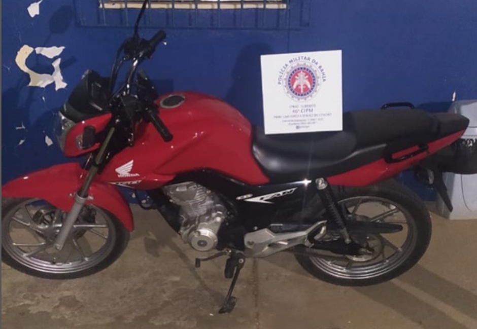 Casal é preso com moto roubada no Distrito de Itangé em Livramento